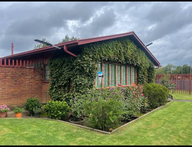 3 BEDROOM HOUSE FOR SALE IN VANDERBIJLPARK CW 4